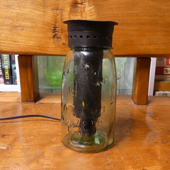 Colonial Tin Works Antique Mason Jar table lamp / wax warmer - Picture 2 of 14